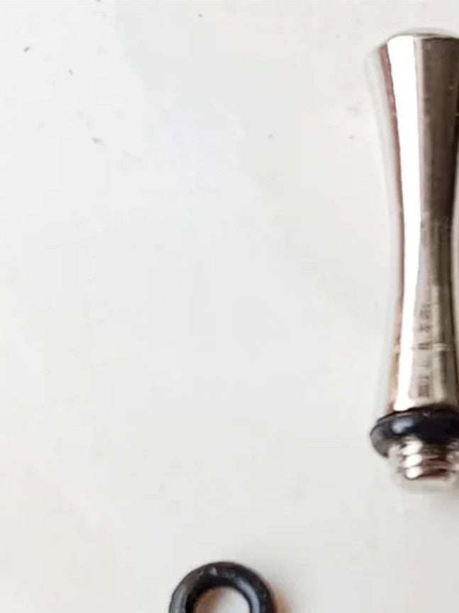 Descanso de Dedo p Tesouras de Cabelo e Pet , acompanha borracha de pressão.